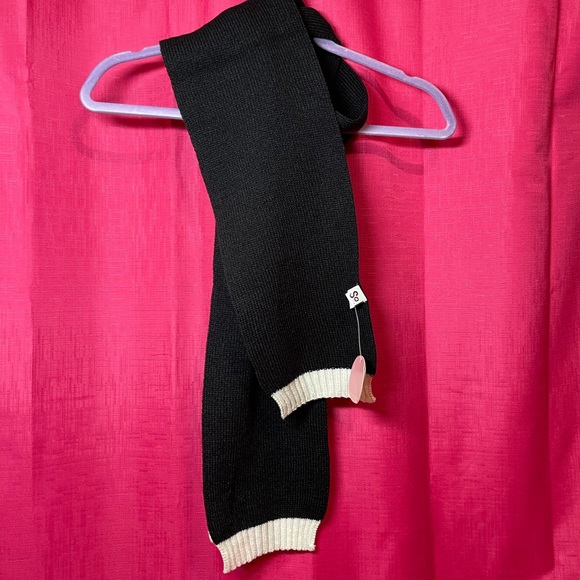 NWT SO BLACK & IVORY SCARF WITH BOW ACCENT - Picture 5 of 8